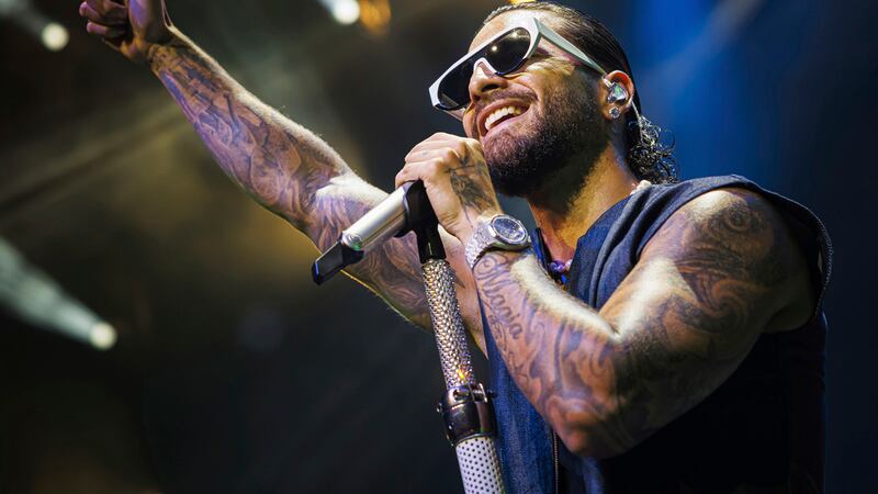 ARCHIVO - El cantante colombiano Maluma en el escenario del Auditorio Stravinski en la 57a...