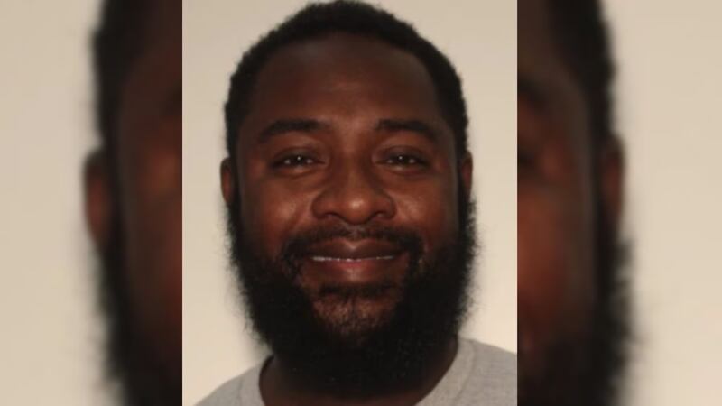 Jercory Brown, de 43 años, era buscado en relación con el asesinato de Shatieka Floyd,...