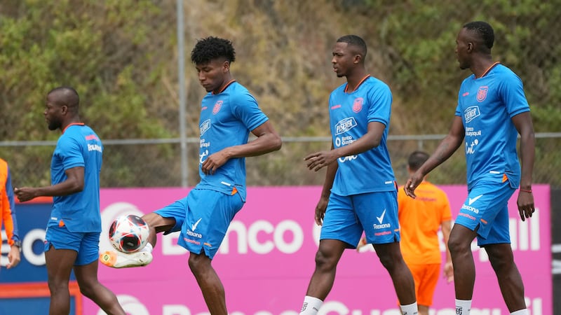 La selección de Ecuador durante un entrenamiento previo a las eliminatorias del Mundial, el...