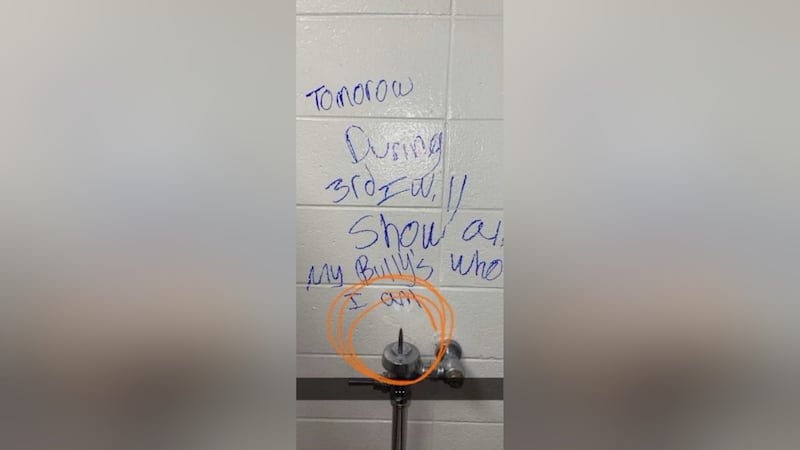 Aunque se identificó a un sospechoso, las autoridades escolares impusieron medidas de...
