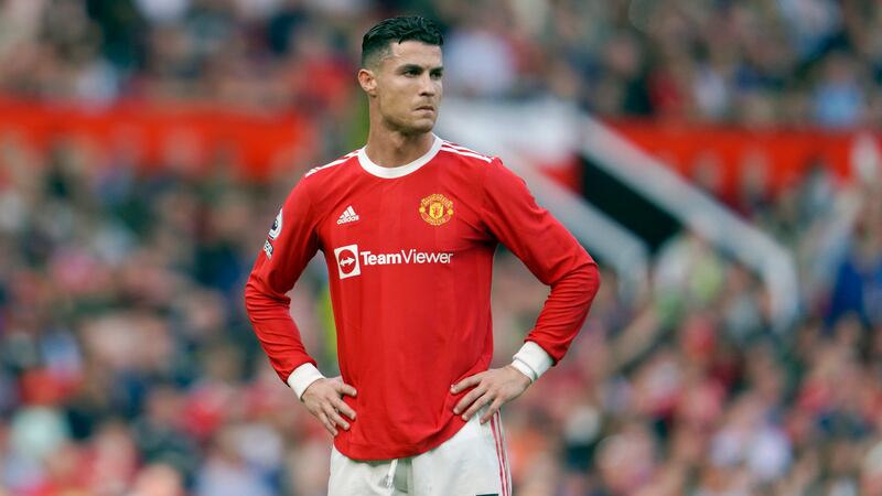 ARCHIVO - Cristiano Ronaldo del Manchester United en el campo durante el partido de fútbol de...