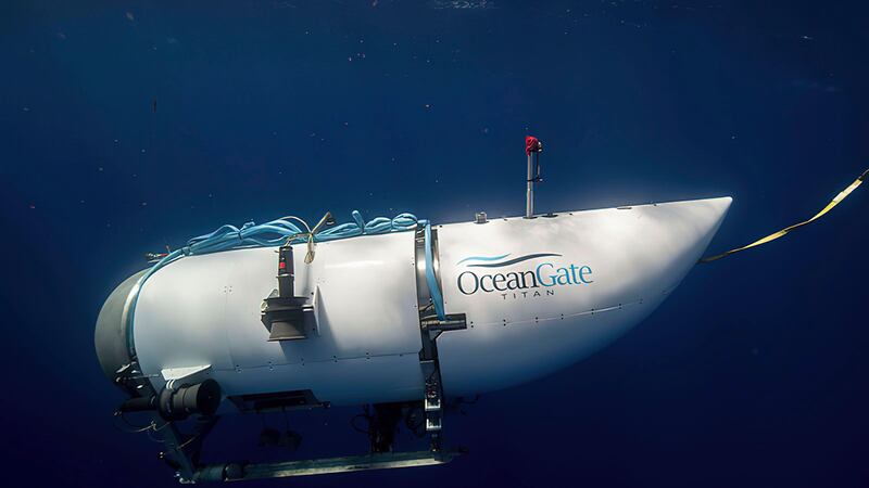 En esta imagen, proporcionada por OceanGate Expeditions, se muestra un sumergible llamado...