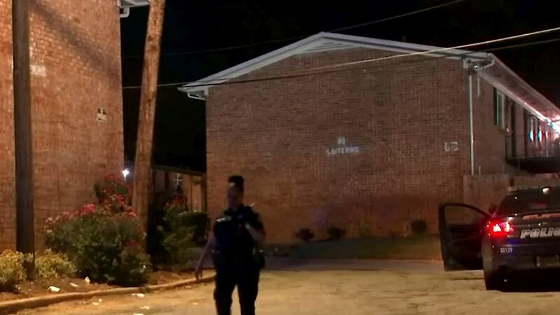 Un vecino del área dijo que el hombre que murió era un aspirante a rapero y productor musical,...