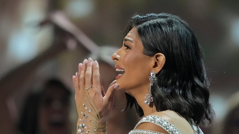 Miss Nicaragua Sheynnis Palacios reacciona tras ser coronada Miss Universo en la 72a edición...